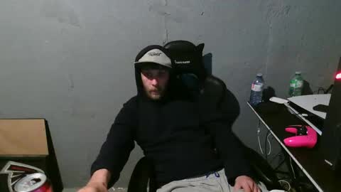 stonedpanda77 online show from 5, 12, 2024