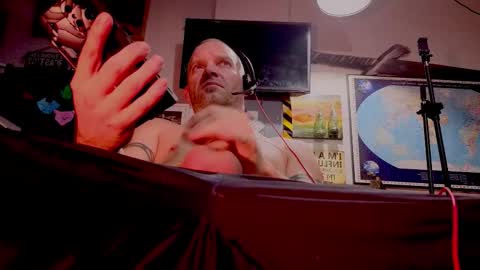 Snapshot of str8foryouguy chatting on 22, 10, 2025 Str8 online show from 22, 10, 2025