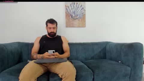 Snapshot of straight__friends chatting on 12, 10, 2025 straight__friends online show from 12, 10, 2025