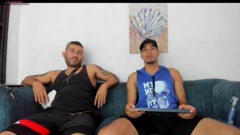 Snapshot of straight__friends chatting on 21, 10, 2025 straight__friends online show from 21, 10, 2025