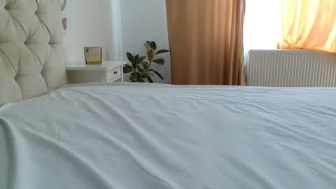 Snapshot of straight_curiouscock chatting on 24, 2, 2025 Vivian online show from 24, 2, 2025