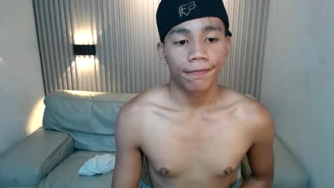 Snapshot of straight_moreno69 chatting on 17, 5, 2026 James online show from 17, 5, 2026