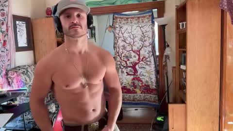 Snapshot of straightishd chatting on 14, 12, 2025 Cowboy Zuhly online show from 14, 12, 2025