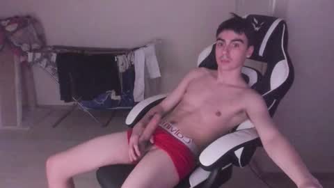 Snapshot of stralght_twinks chatting on 29, 10, 2025 Ray online show from 29, 10, 2025