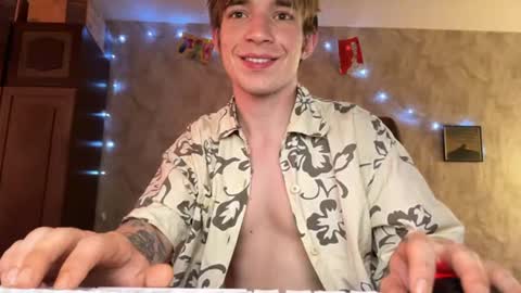 Snapshot of stralght_twinks chatting on 14, 7, 2026 Ray online show from 14, 7, 2026
