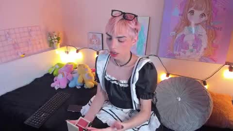 Snapshot of strawberry_kitty_ chatting on 8, 11, 2025 strawberry_kitty_ online show from 8, 11, 2025