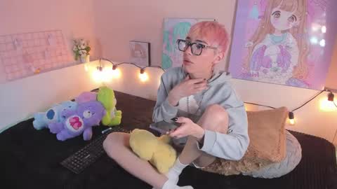 Snapshot of strawberry_kitty_ chatting on 9, 11, 2025 strawberry_kitty_ online show from 9, 11, 2025