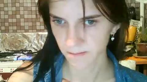 Snapshot of strawberry_storm chatting on 16, 10, 2025 Strawberry Storm online show from 16, 10, 2025