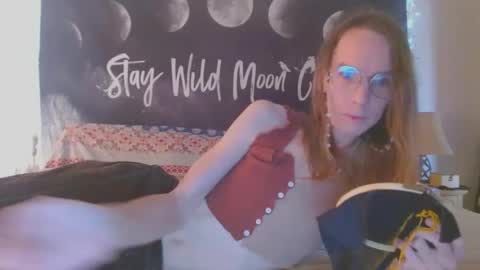 stray_dandelion online show from 12, 11, 2025