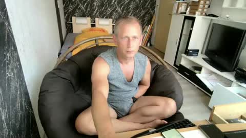 stringslave02 online show from 24, 6, 2026