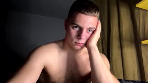 Snapshot of strong_baby chatting on 19, 11, 2025 Strong Baby online show from 19, 11, 2025