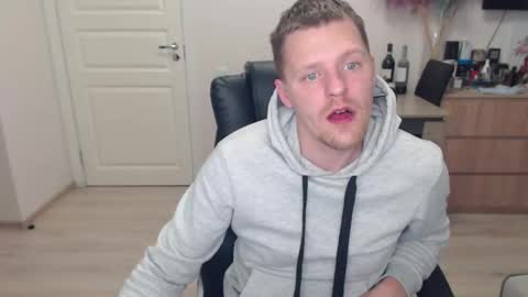 Snapshot of strong_guy_xxx chatting on 20, 9, 2025 strong_guy_xxx online show from 20, 9, 2025