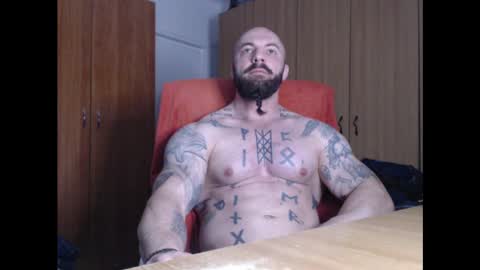 Snapshot of strongivan chatting on 4, 1, 2025 StrongIvan online show from 4, 1, 2025