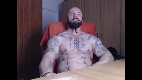 Snapshot of strongivan chatting on 1, 2, 2025 StrongIvan online show from 1, 2, 2025