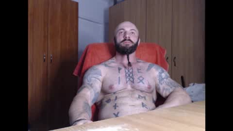 Snapshot of strongivan chatting on 10, 9, 2025 StrongIvan online show from 10, 9, 2025