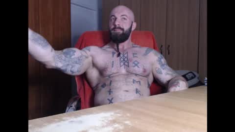 Snapshot of strongivan chatting on 8, 10, 2025 StrongIvan online show from 8, 10, 2025