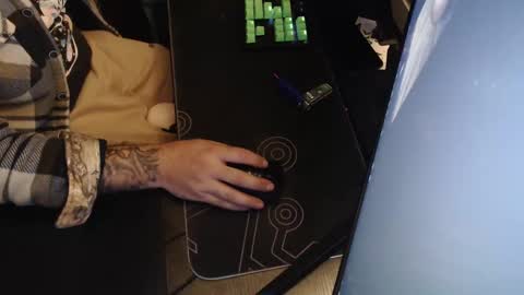 stud69861714 online show from 15, 9, 2025