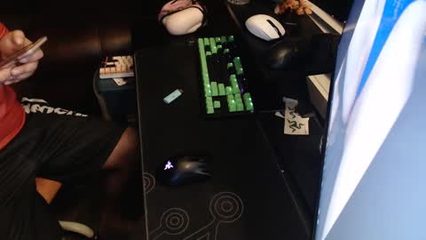 stud69861714 online show from 30, 9, 2025