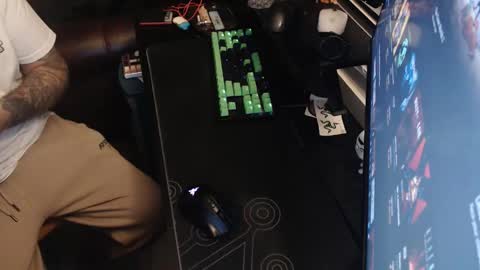 stud69861714 online show from 18, 10, 2025