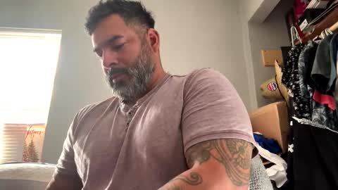 Snapshot of suavecito67 chatting on 18, 10, 2025 suavecito67 online show from 18, 10, 2025