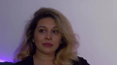 Snapshot of sublimecarla chatting on 16, 9, 2025 Carla online show from 16, 9, 2025