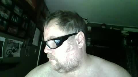 suckmeyoubitch online show from 17, 5, 2026