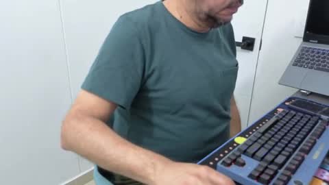 Johnny online show from 26, 4, 2026