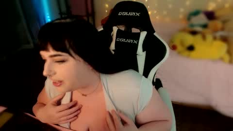 Snapshot of sugarrrbabydoll chatting on 2, 10, 2025 Lucy Love online show from 2, 10, 2025