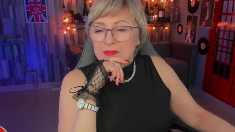 Vivien online show from 13, 2, 2025