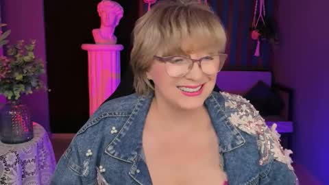 Vivien online show from 21, 9, 2025