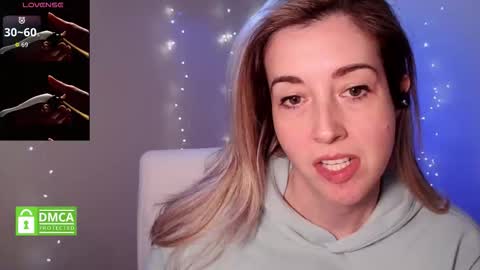 Snapshot of suggestivebehavior chatting on 5, 12, 2025 Mia online show from 5, 12, 2025