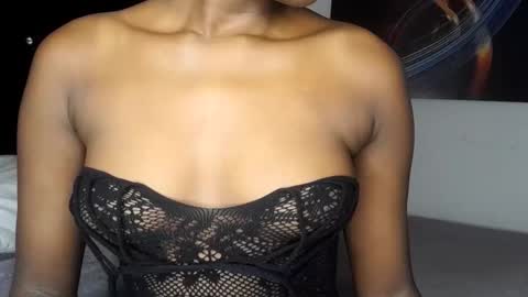 Snapshot of sultryaura chatting on 2, 11, 2025 maskedtemptress online show from 2, 11, 2025