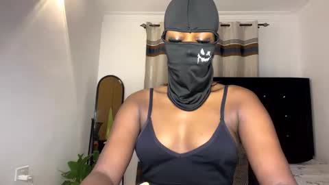 Snapshot of sultryaura chatting on 24, 11, 2025 maskedtemptress online show from 24, 11, 2025