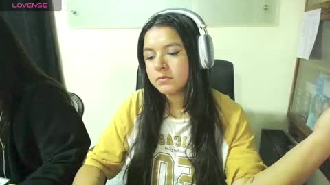 summer_girls01 online show from 10, 2, 2025