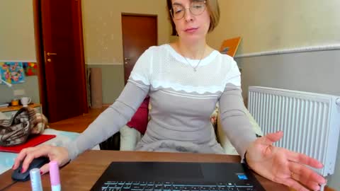 summerliza online show from 10, 1, 2025