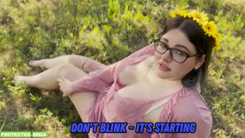 Tina. Im topless model  online show from 19, 3, 2026