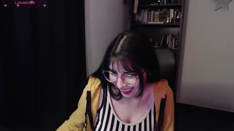 Snapshot of sunflower_uwu chatting on 2, 7, 2026 violetta online show from 2, 7, 2026