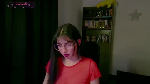 Snapshot of sunflower_uwu chatting on 25, 7, 2026 violetta online show from 25, 7, 2026