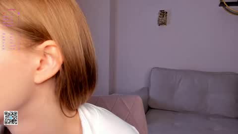 Lily online show from 6, 3, 2025