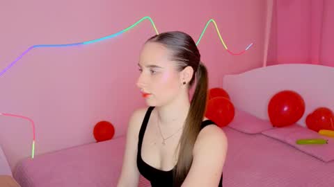 Snapshot of sunnybunnyy5 chatting on 23, 2, 2026 Liza online show from 23, 2, 2026