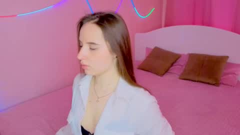 Snapshot of sunnybunnyy5 chatting on 9, 3, 2026 Liza online show from 9, 3, 2026