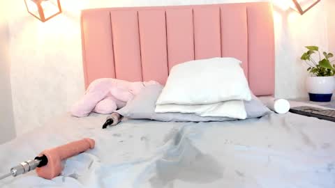  S U N N Y online show from 7, 2, 2025