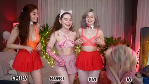 Snapshot of sunnyfia chatting on 22, 9, 2025 Fia - TG - Mia - Alice - online show from 22, 9, 2025