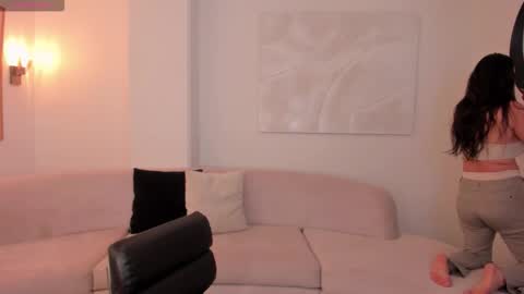 Sunny Rivers online show from 4, 3, 2026