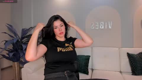 Snapshot of sunnyrivers_ chatting on 2, 7, 2026 Sunny Rivers online show from 2, 7, 2026