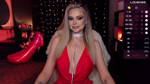 Snapshot of sunshine_vibes chatting on 2, 1, 2025 Mistress Molly online show from 2, 1, 2025