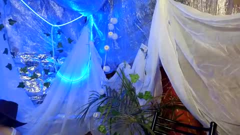Snapshot of super_jony chatting on 16, 10, 2025 super jony and Marta GMT 1300-1800 every day online show from 16, 10, 2025