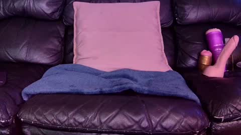 Thomas online show from 8, 12, 2024