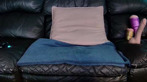 Thomas online show from 1, 1, 2025