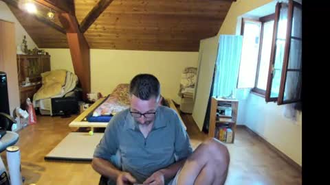 supersquirrel81 online show from 8, 8, 2026